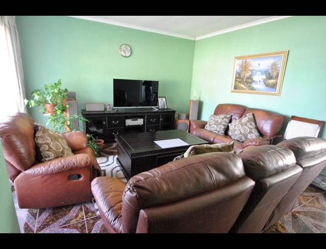 3 BEDROOM HOUSE FOR SALE IN LENASIA SOUTH